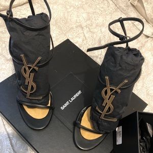 CASSANDRA SANDALS WITH GOLD LOGO LEATHER
